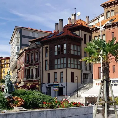 La Casa De Blanca *